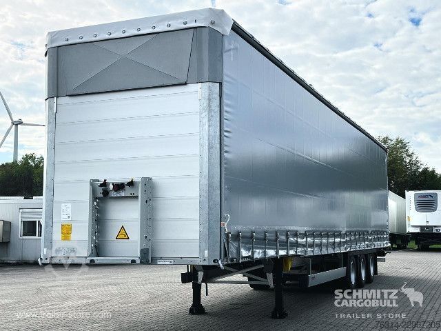 Auflieger mit Pritsche & Plane Schmitz Cargobull Curtainsider Mega Getränke