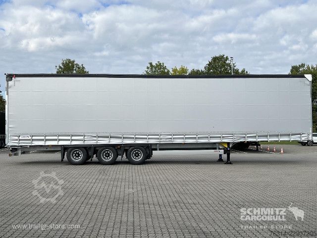 Auflieger mit Pritsche & Plane Schmitz Cargobull Curtainsider Mega Getränke