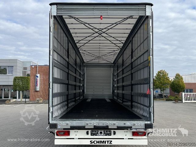 Auflieger mit Pritsche & Plane Schmitz Cargobull Curtainsider Mega Getränke