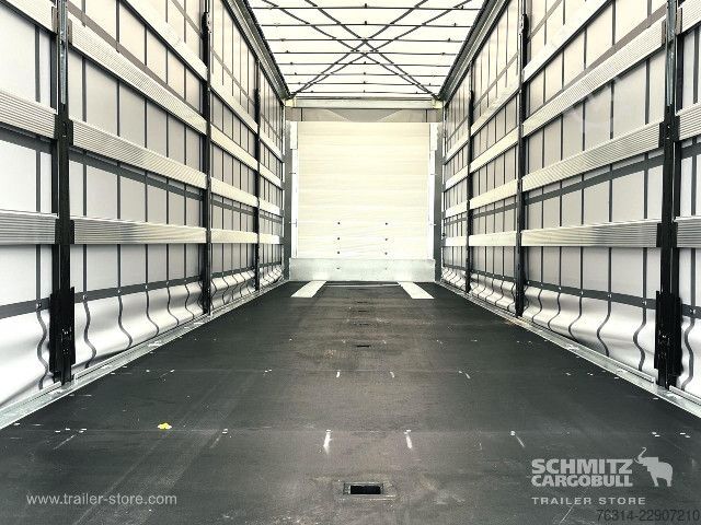 Auflieger mit Pritsche & Plane Schmitz Cargobull Curtainsider Mega Getränke