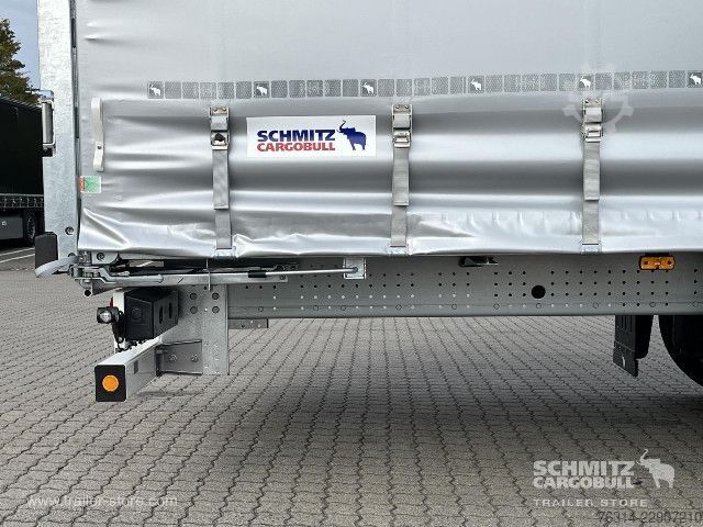Auflieger mit Pritsche & Plane Schmitz Cargobull Curtainsider Mega Getränke