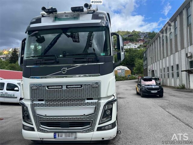 Standard tractor Volvo FH650 6x4 Tractor w/ 2013 HRD 3 axle jumbo trolley