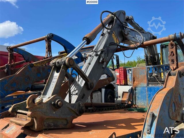 Raupenbagger Volvo EW160B wheeled machine w/ support leg and shear