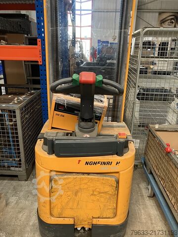 Ameise pallet truck Jungheinrich ERC 214 Jungheinrich Ameise Jungheinrich ERC 214