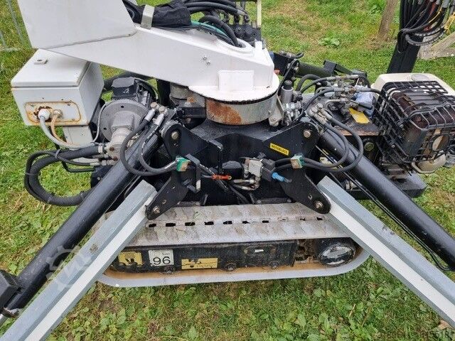 Crawler work platform oil & Steel Octopussy 14.12