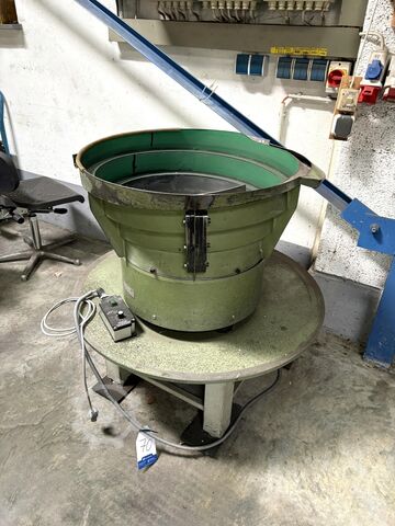 Vibratory feeder VIBRATORENTECHNIK SBS 7