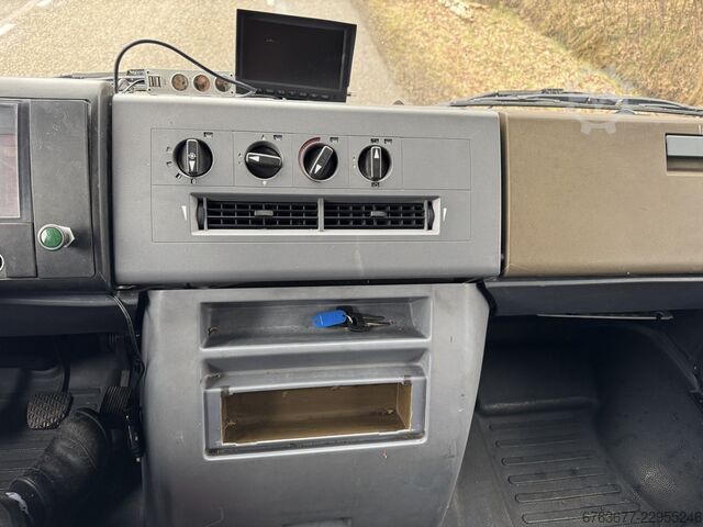 Mercedes-Benz Vario 814D box truck / camper / food truck / race team vehicle with rear tail lift Eur MERCEDES-BENZ vario 814 D