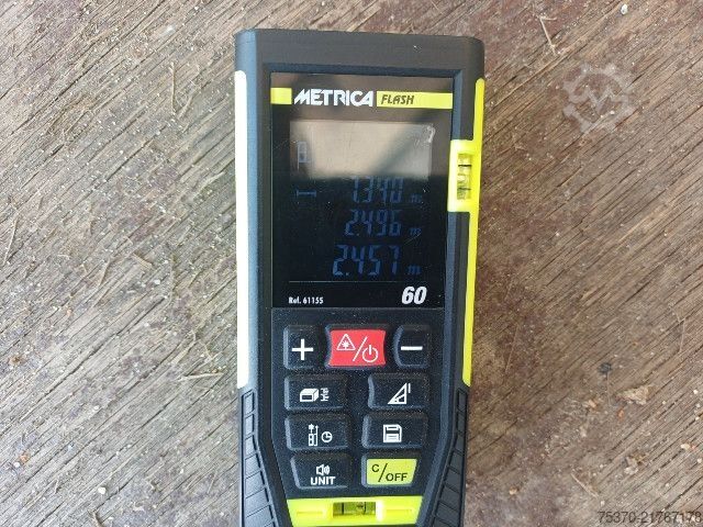 Flatbed truck with tarp IVECO EUROCARGO ML140E28