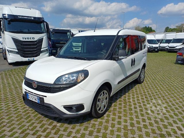 Kleinbus Fiat DOBLO 5 POSTI