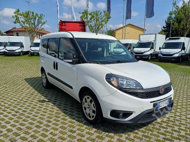 Kleinbus Fiat DOBLO 5 POSTI