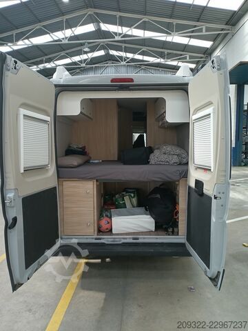 Wohnmobil Fiat Ducato Weinsberg Carabus 2023 | Cambio manuale | Tetto a soffietto