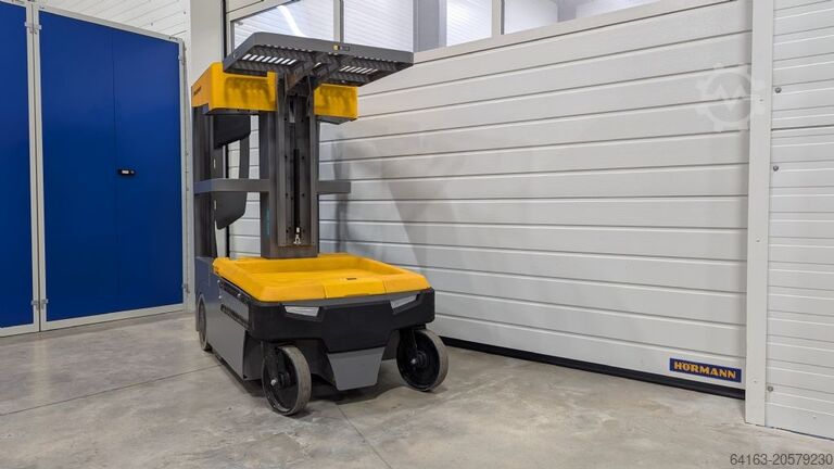 Mittelhubkommissionierer Jungheinrich EKM 202