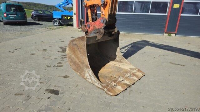 Crawler excavator Doosan DX140 LCR-3 / Lehnhoff Aufnahme / Löffel