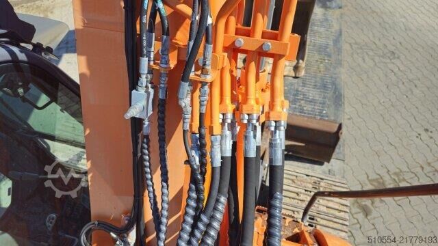 Crawler excavator Doosan DX140 LCR-3 / Lehnhoff Aufnahme / Löffel
