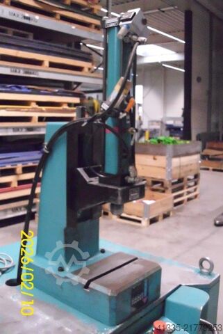 Pneumatic press TOX-PRESSOTECHNIK MC04800