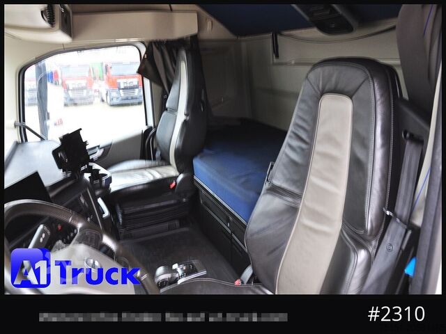 Standard tractor unit VOLVO FH 460 XL  LNG Leder Navi Standlklima