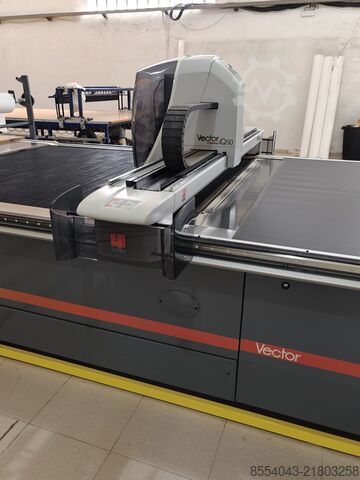 Fabric cutting machine Lectra Vector Fashion iQ50