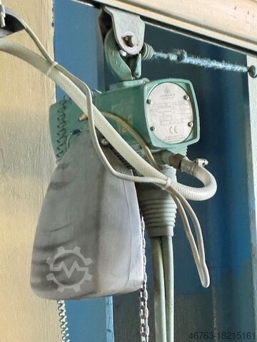 Column-mounted swaying crane DEMAG unbekannt