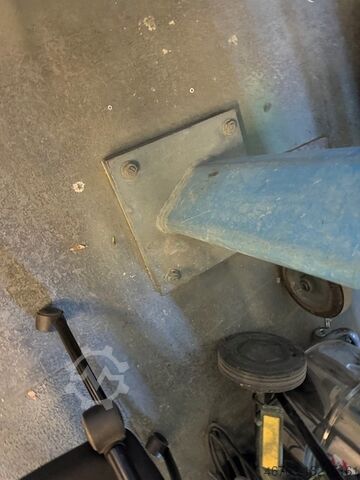 Column-mounted swaying crane DEMAG unbekannt