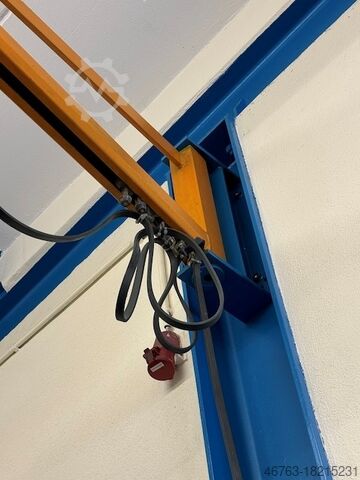 Wall-mounted crane DEMAG unbekannt