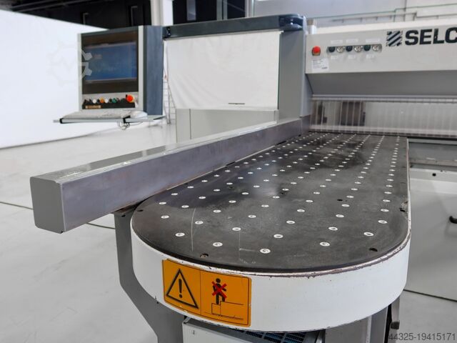 Plattensäge – Beschickung von vorne SELCO SEKTOR 470