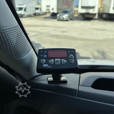 Closed van Iveco Daily 35c180