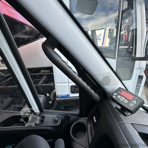 Closed van Iveco Daily 35c180
