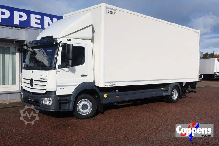 Box body Mercedes-Benz Atego 1223 1223 L  Bak + Klep Bar 3000 KG