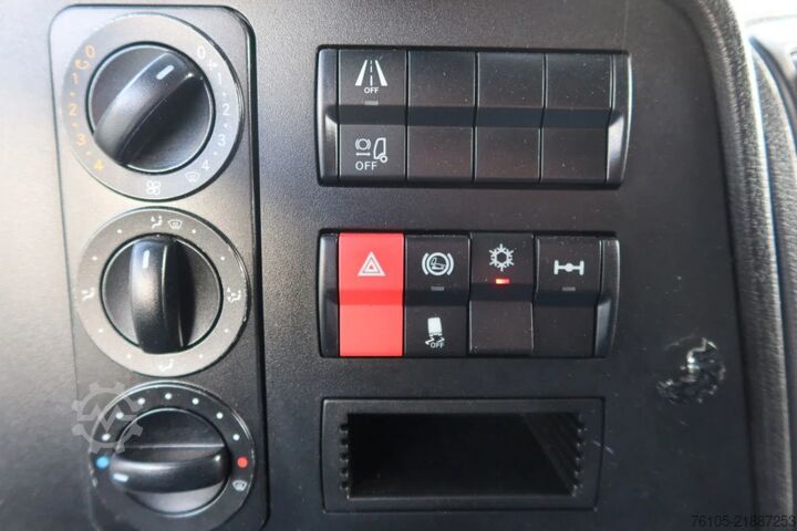 Box body Mercedes-Benz Atego 1223 1223 L  Bak + Klep Bar 3000 KG