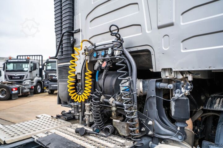 Standard tractor VOLVO FH 460 +KIPHYDR.