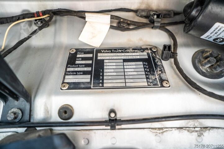 Standard tractor VOLVO FH 460 +KIPHYDR.