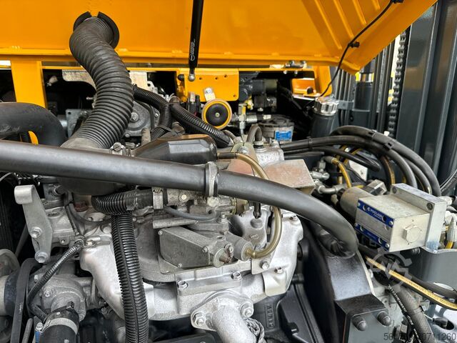 Vierwege-Gabelstapler Combilift CB3000// LPG // 2017 year /Toyota engine