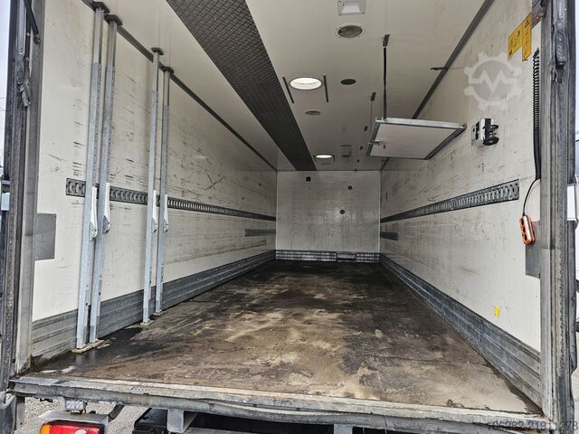 Box truck Volvo FL 240 4x2 14Tons Hebebühne Blatt/Luft