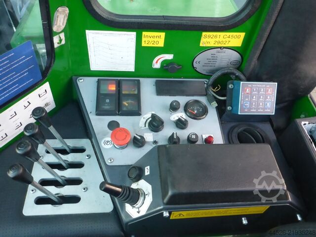 Four-way side loader Combilift C5000
