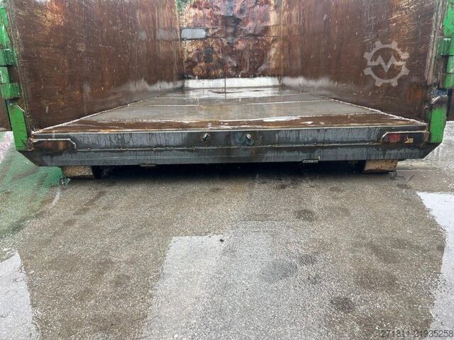 Roll-off container  CONTAINER SCARRABILE USATO A CIELO APERTO