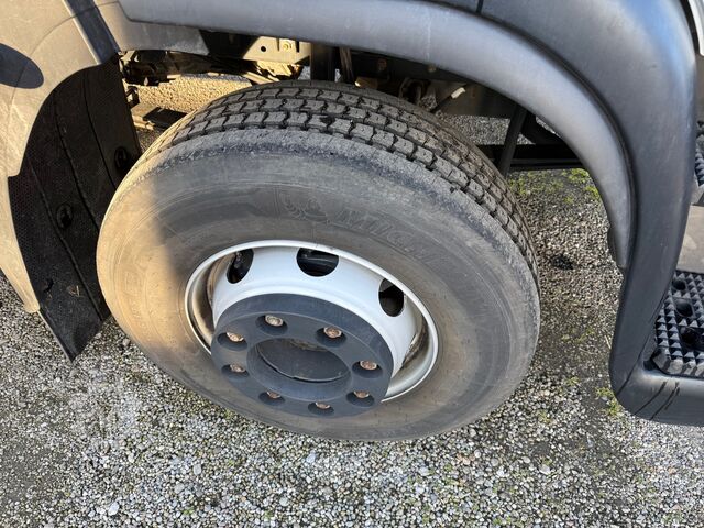 Kastenwagen mit hydraulischer Ladebordwand IVECO EUROCARGO 160-280