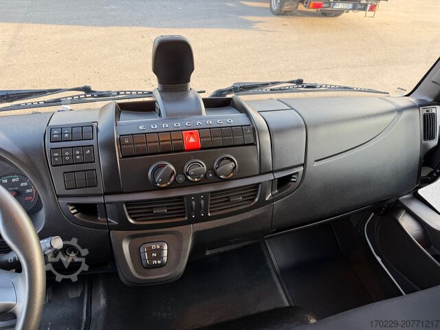 Kastenwagen mit hydraulischer Ladebordwand IVECO EUROCARGO 160-280