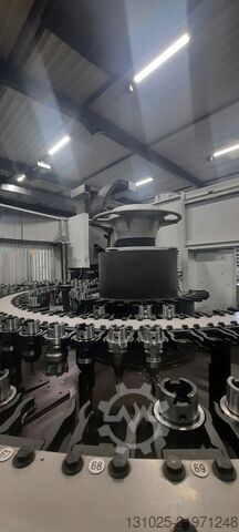 Vertikales Bearbeitungszentrum HERMLE C30U + ZM157 tooling magazine