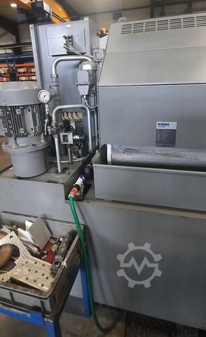Vertikales Bearbeitungszentrum HERMLE C30U + ZM157 tooling magazine
