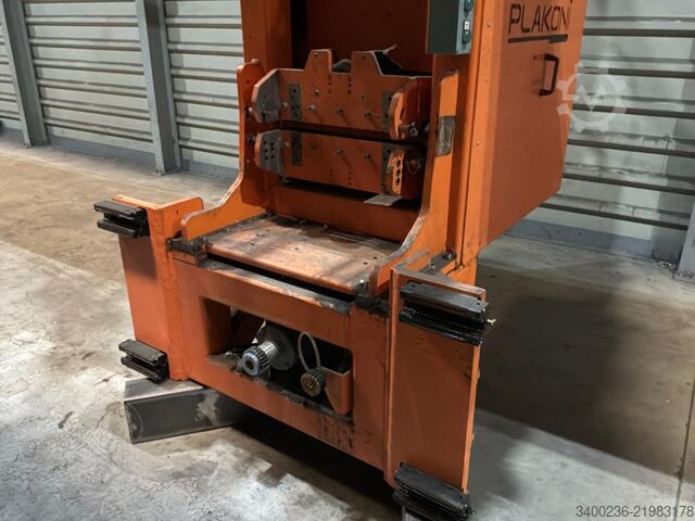 Cleaning machine Plakoni 