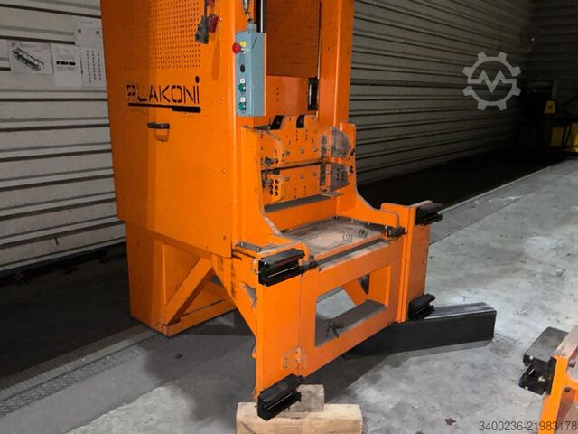 Cleaning machine Plakoni 