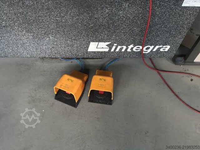 Nikon Integra 25-10-8 vertical coordinate measuring machine Nikon Integra 25-10-8
