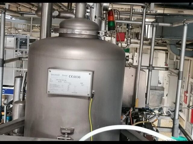 Used SIG Comibloc fruit juice filling line 2004 - 5000 cartons/hour ECOLAB CFA406-32