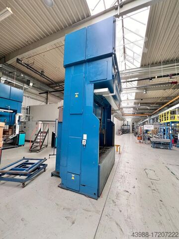 Double column press / Straight side press LAUFFER RKP 140