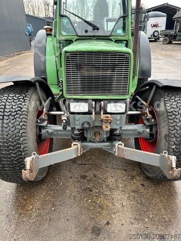 Traktor FENDT 250 SA 4x4 Fronthydraulik Rasenbereifung