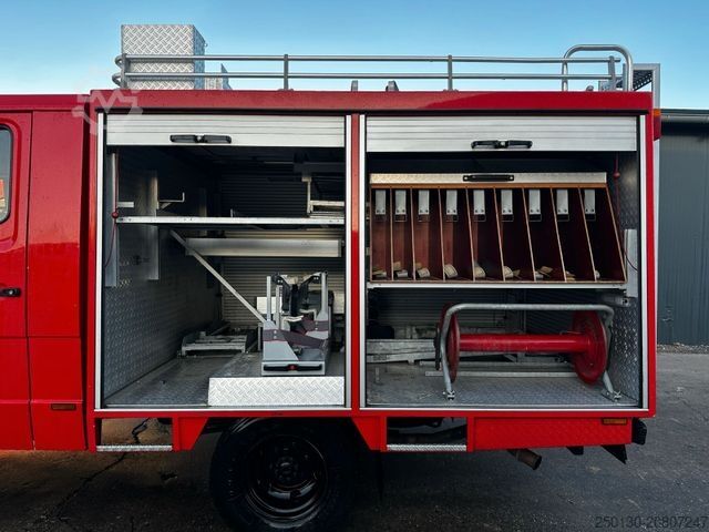Customized van MERCEDES-BENZ 711 D 4x2 Feuerwehr