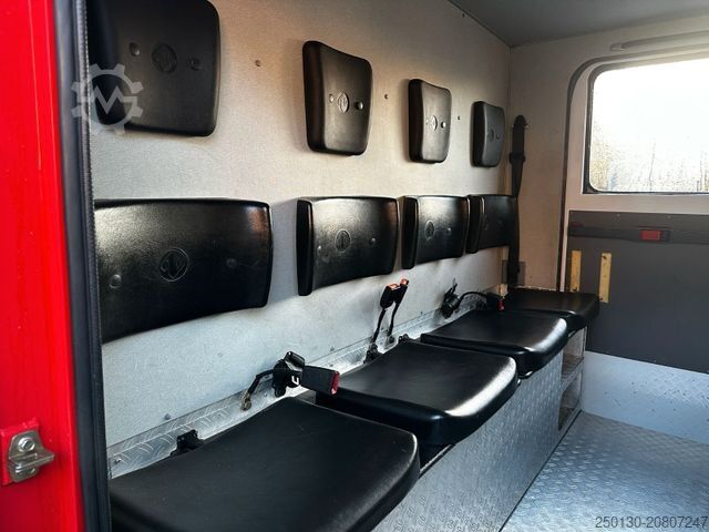 Customized van MERCEDES-BENZ 711 D 4x2 Feuerwehr