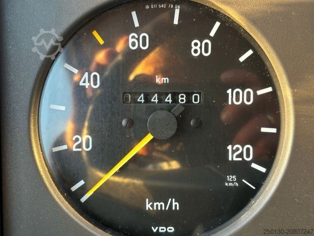 Customized van MERCEDES-BENZ 711 D 4x2 Feuerwehr