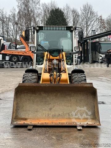 Radlader LIEBHERR L506C Schaufel/Palettengabel