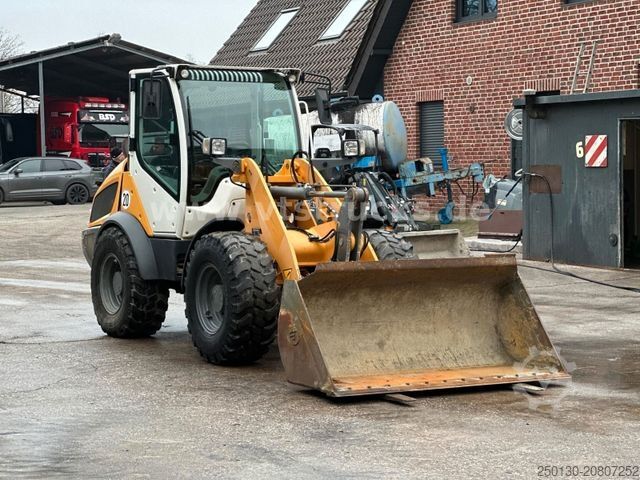 Radlader LIEBHERR L506C Schaufel/Palettengabel